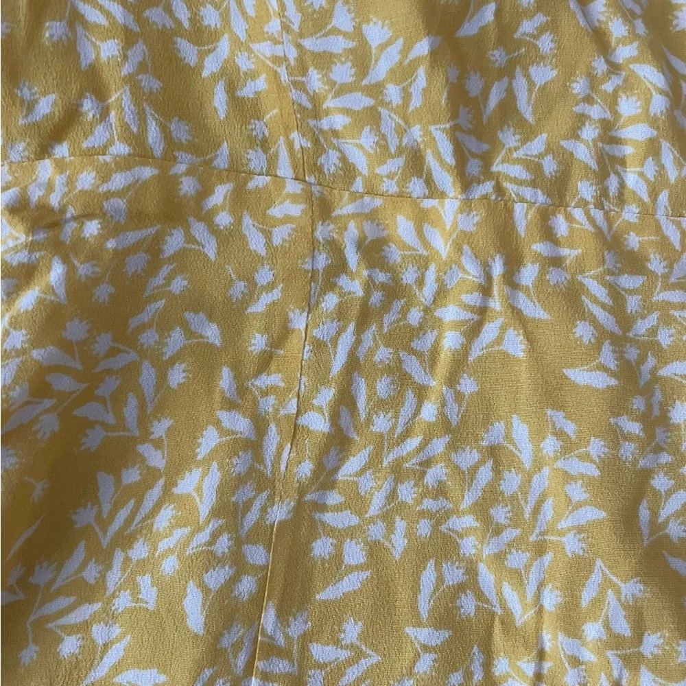 H&M ruffle dress - Picture 3 of 4